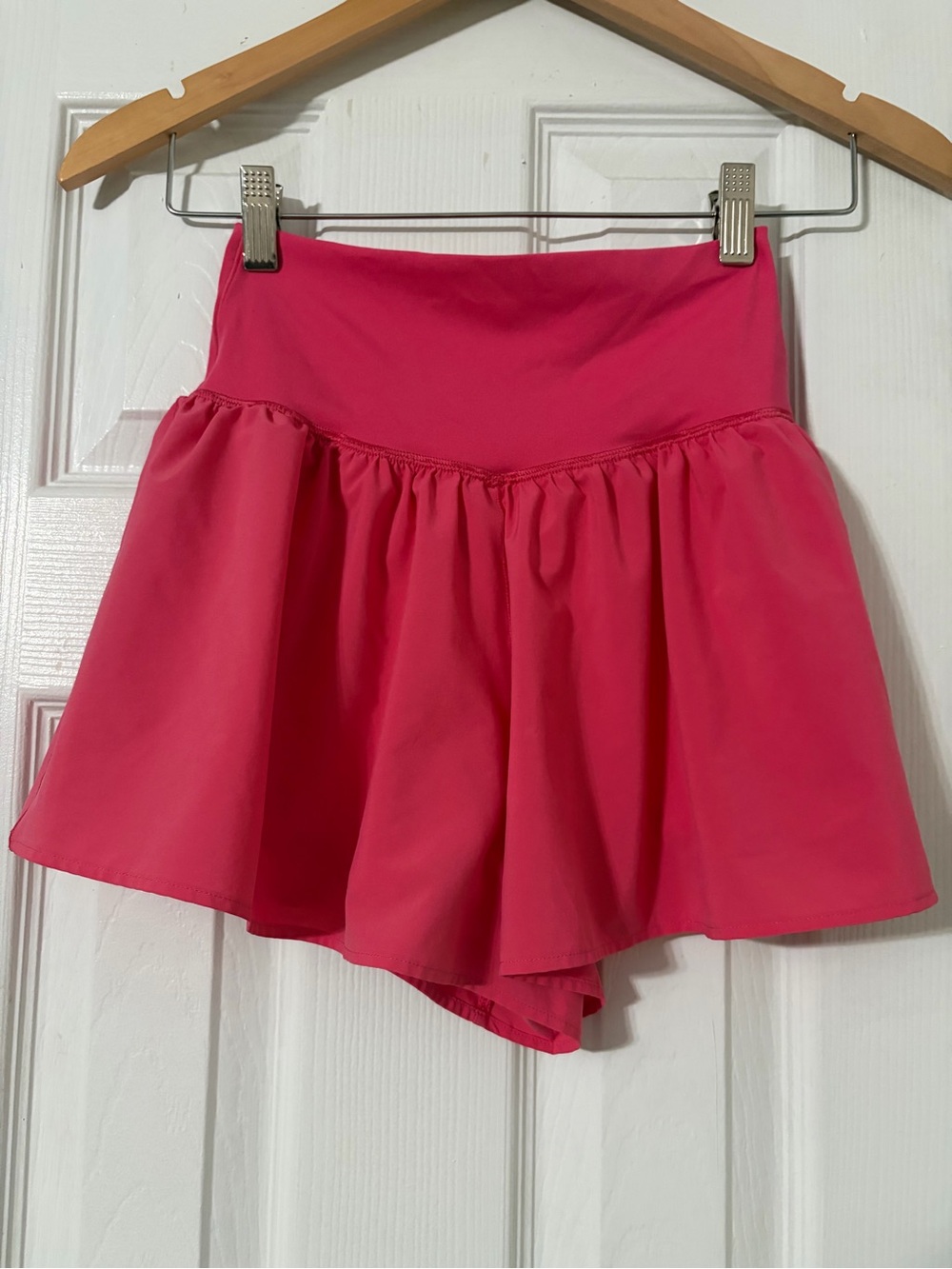 OFFLINE By Aerie Real Me Crossover
Flowy Short **See last photo for small spot - Picture 3 of 6